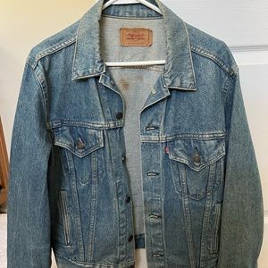 1980’s Levi’s denim jacket with front pockets
